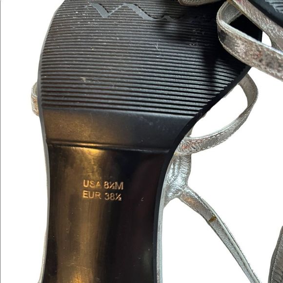 Nina New York  Silver Kitten Heel sandals Sz 8.5 M crinkly look silver - Picture 4 of 6